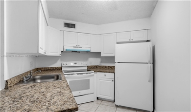 210 Lake Pointe Dr # 109 , Oakland Park Florida                                                                                              33309